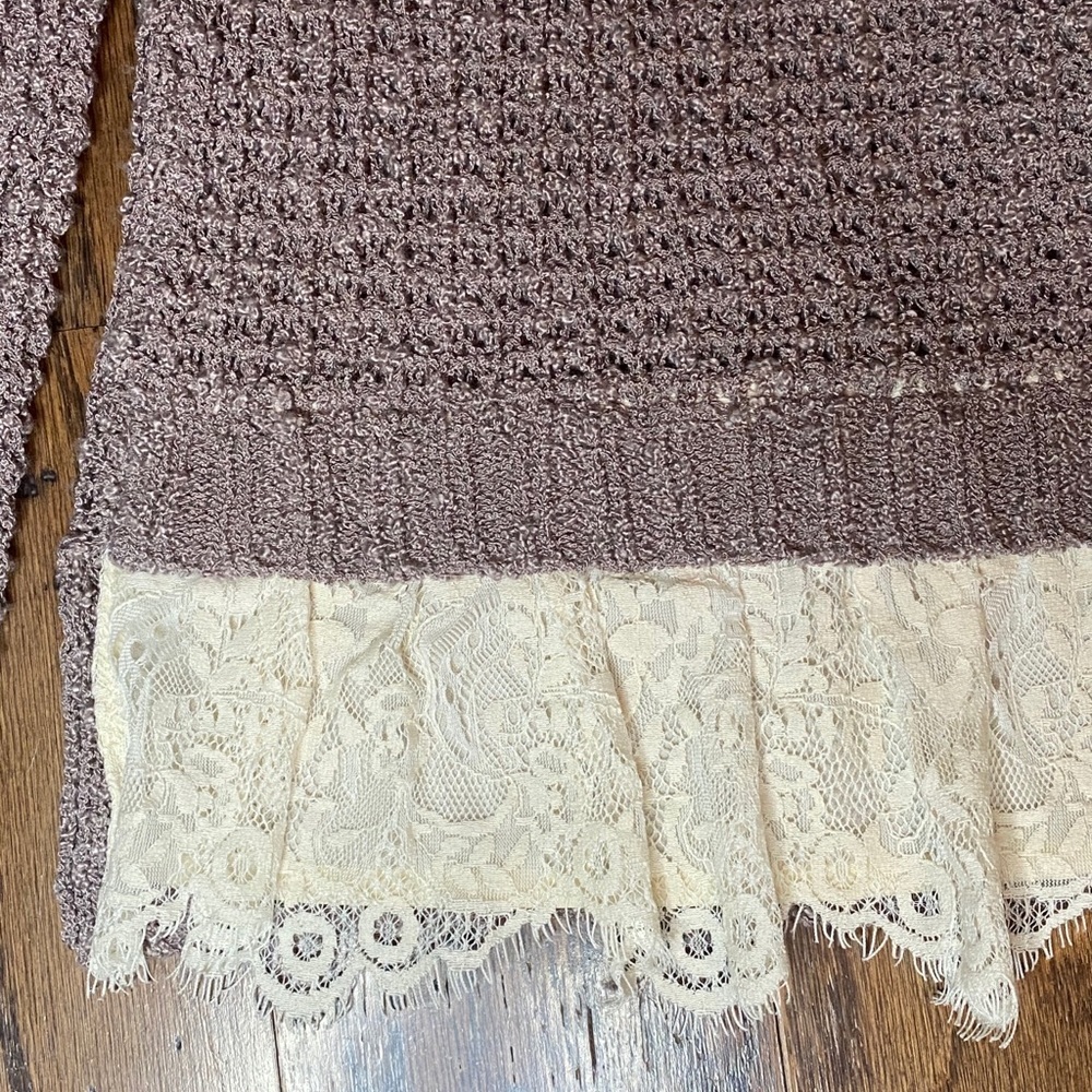 Altar’d state purple lace trimmed sweater size S - Picture 4 of 4